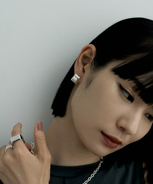 COCOSHNIK ONKITSCH / ココシュニックオンキッチュ ピアス・イヤリング | シルバー ホロウスタッドピアス スロープカット | 詳細7