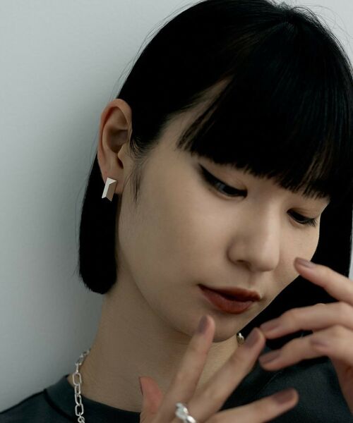 COCOSHNIK ONKITSCH / ココシュニックオンキッチュ ピアス・イヤリング | シルバー ロングピラミッド スタッドピアス | 詳細8