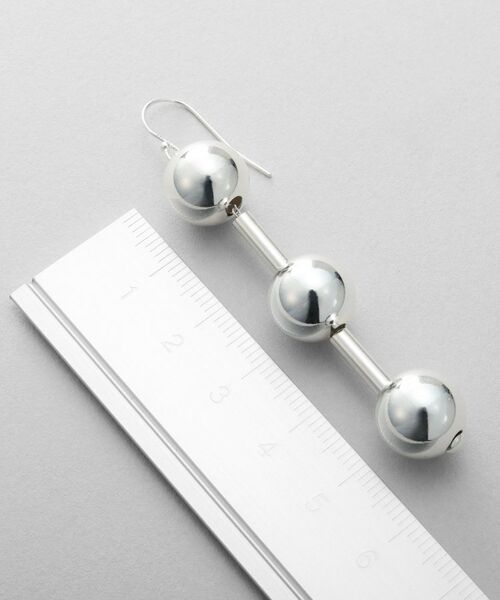 COCOSHNIK ONKITSCH / ココシュニックオンキッチュ ピアス・イヤリング | シルバー ホロウボールコネクテッドピアス | 詳細4