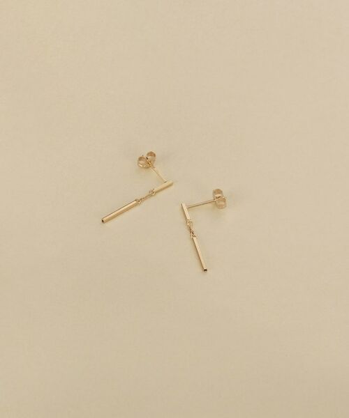 COCOSHNIK ONKITSCH / ココシュニックオンキッチュ ピアス・イヤリング | K10ホロウレクタングルハンギングピアス（イエローゴールド(100)）