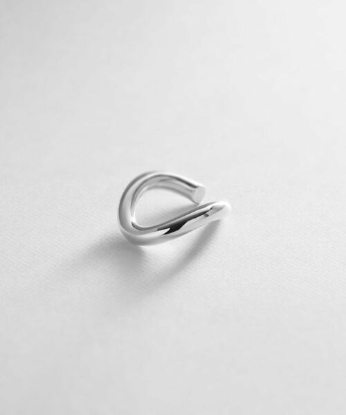 COCOSHNIK ONKITSCH / ココシュニックオンキッチュ ピアス・イヤリング | シルバー ラインイヤーカフ カーブ（シルバー(600)）