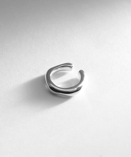 COCOSHNIK ONKITSCH / ココシュニックオンキッチュ ピアス・イヤリング | シルバー ニュアンスイヤーカフ（シルバー(600)）