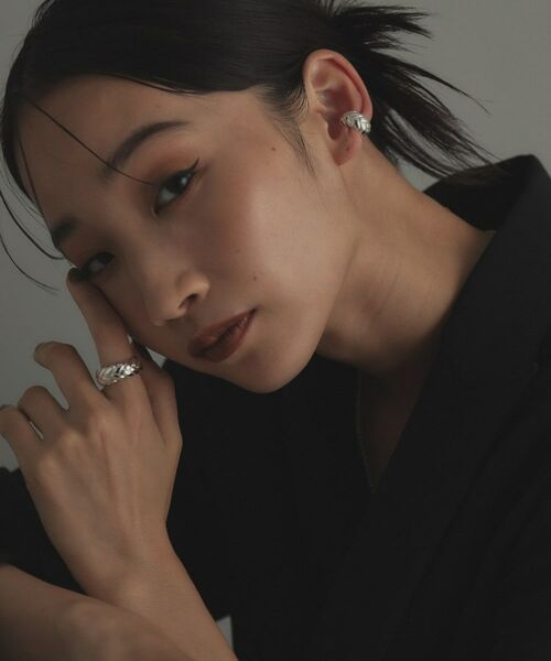 COCOSHNIK ONKITSCH / ココシュニックオンキッチュ ピアス・イヤリング | シルバー ブリックモチーフ イヤーカフ | 詳細7