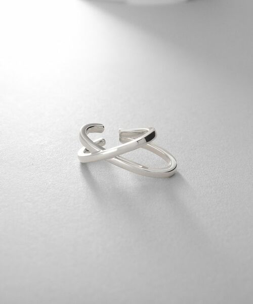 COCOSHNIK ONKITSCH / ココシュニックオンキッチュ ピアス・イヤリング | シルバー アシンメクロスイヤーカフ（シルバー(600)）