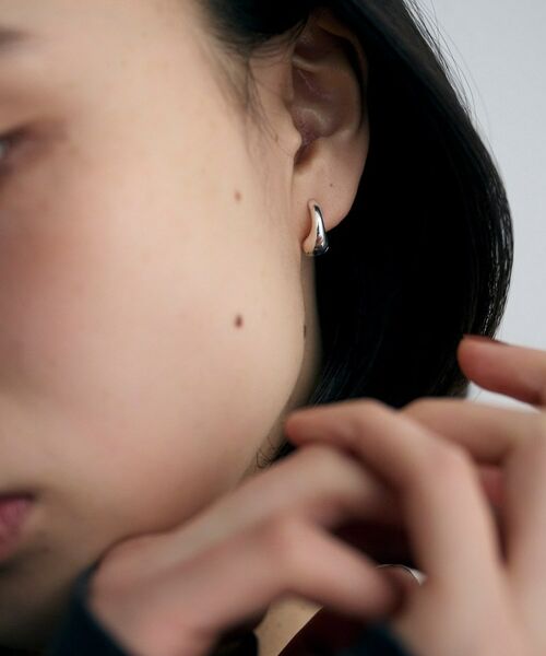 COCOSHNIK ONKITSCH / ココシュニックオンキッチュ ピアス・イヤリング | シルバー ハギーイヤリング ペアシェイプ M | 詳細8