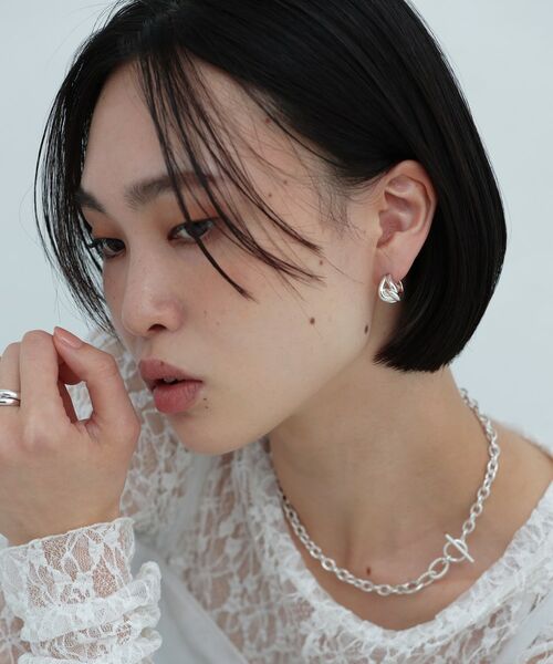 COCOSHNIK ONKITSCH / ココシュニックオンキッチュ ピアス・イヤリング | シルバー スモールフープ ノットピアス | 詳細6