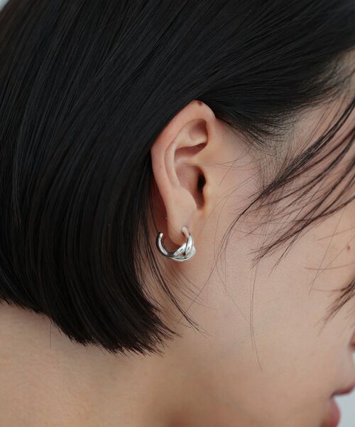 COCOSHNIK ONKITSCH / ココシュニックオンキッチュ ピアス・イヤリング | シルバー スモールフープ ノットピアス | 詳細7