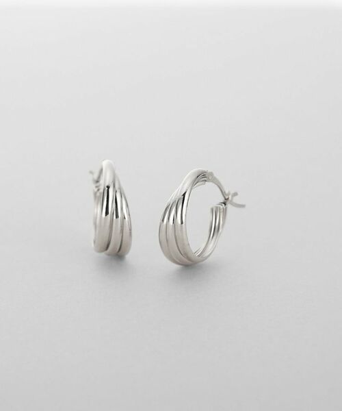 COCOSHNIK ONKITSCH / ココシュニックオンキッチュ ピアス・イヤリング | シルバー スモールフープ トリプルドームピアス（シルバー(600)）