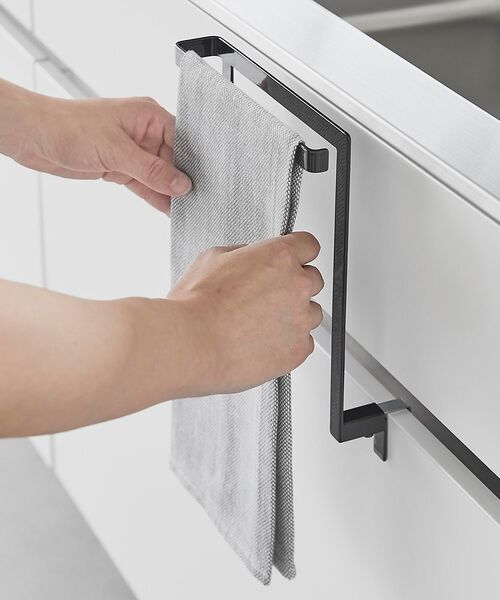 collex / コレックス インテリア・生活雑貨・ホビー・ステーショナリー | 【tower】シンク下収納扉タオルハンガー 高さ15cm（ブラック）