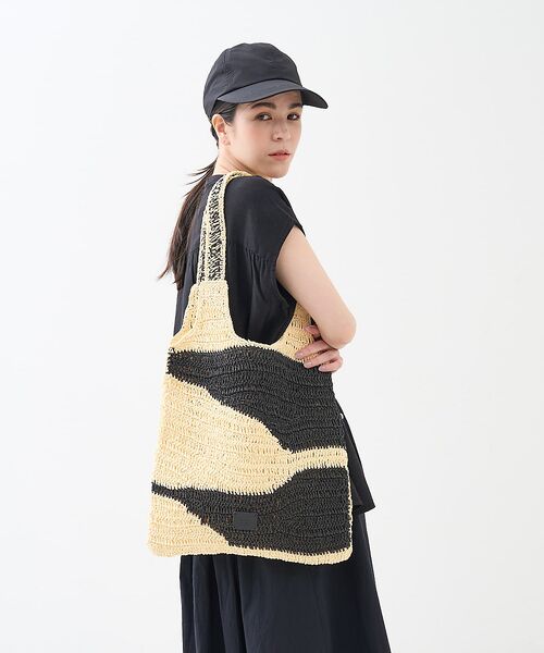 collex/コレックス 【Swaraj /スワラージ】手編み ゼブラ ラフィアトートバッグ ブラック系その他1 F collex/コレックス 【Swaraj /スワラージ】手編み ゼブラ ラフィアトートバッグ ブラック系その他1 F