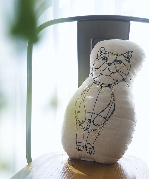 collex / コレックス インテリア・インテリア雑貨 | 【＋HAyU fabric】 猫刺繍  クッション HAyUCAT コットンリネ（その他）