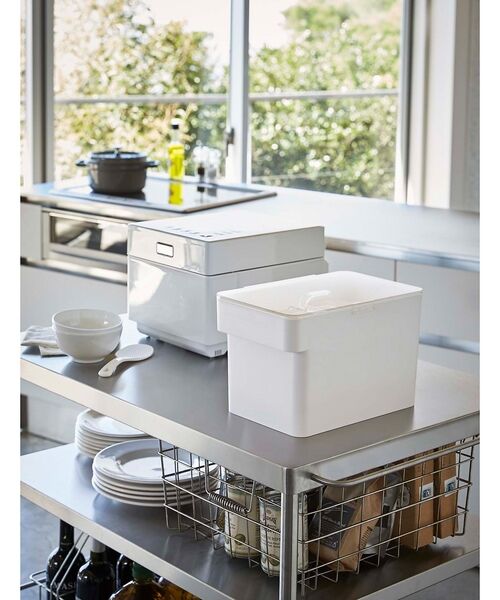 collex / コレックス インテリア・生活雑貨・ホビー・ステーショナリー | 【tower】密閉 シンク下米びつ 5kg 計量カップ付 スリム 米保存容器 | 詳細3