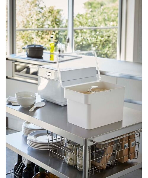 collex / コレックス インテリア・生活雑貨・ホビー・ステーショナリー | 【tower】密閉 シンク下米びつ 5kg 計量カップ付 スリム 米保存容器 | 詳細4