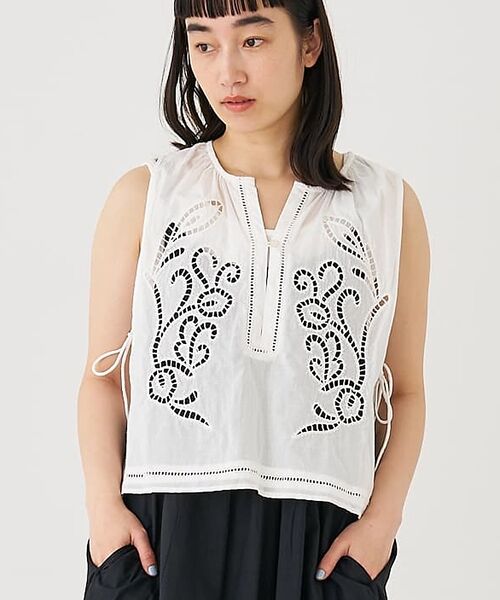 collex / コレックス ベスト | カットワーク刺繍サイドリボンベスト【予約】（ホワイト）
