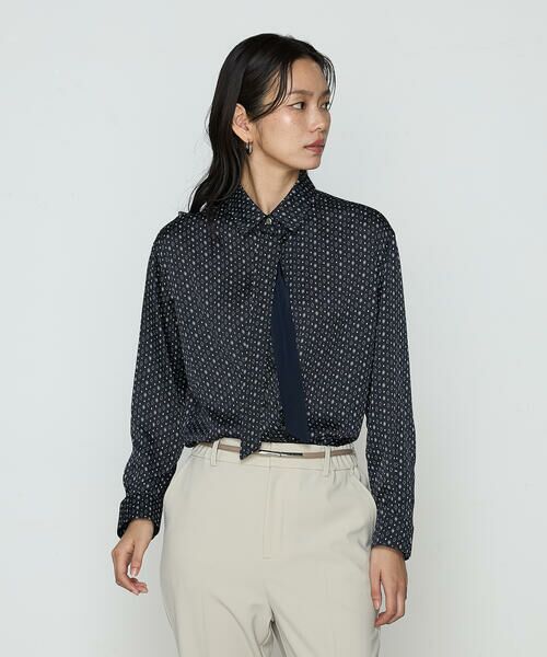 COMME CA COMFORT/コムサ・コンフォート(Lサイズ) 〔 TALLサイズ 〕 サテンワッシャーダイヤ小紋柄 ブラウス 09:ダークネイビー系 15号 COMME CA COMFORT/コムサ・コンフォート(Lサイズ) 〔 TALLサイズ 〕 サテンワッシャーダイヤ小紋柄 ブラウス 09:ダークネイビー系 15号