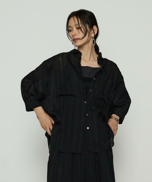 COMME CA COMFORT/コムサ・コンフォート(Lサイズ) 〔 +サイズ 〕 ジャカードボーダー 身幅たっぷりシャツ 05:ブラック 13号 COMME CA COMFORT/コムサ・コンフォート(Lサイズ) 〔 +サイズ 〕 ジャカードボーダー 身幅たっぷりシャツ 05:ブラック 13号