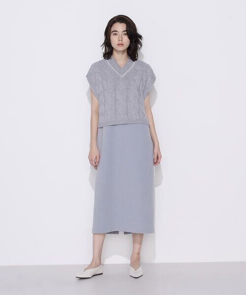 COMME CA COMFORT / コムサ・コンフォート（Lサイズ） ロング・マキシ丈ワンピース | 〔 +サイズ 〕 ケーブルニットベスト付き ワンピース | 詳細1