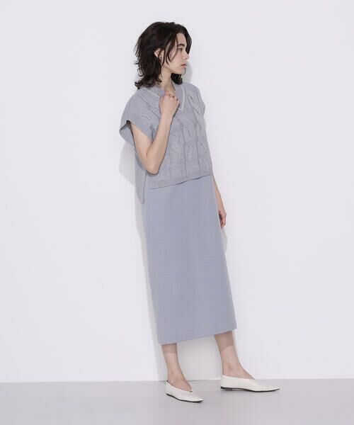 COMME CA COMFORT / コムサ・コンフォート（Lサイズ） ロング・マキシ丈ワンピース | 〔 +サイズ 〕 ケーブルニットベスト付き ワンピース | 詳細2