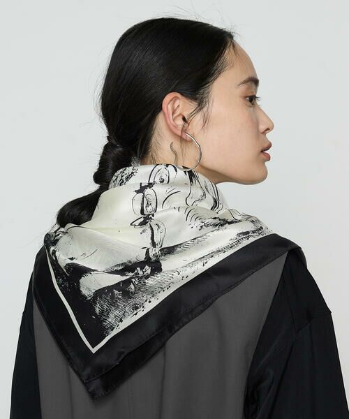 美品✨ヘルノ 44 LL カシミヤ100% スカーフ柄 ダブルコート 日本製 スカーフ シルク 100% 高級 ブランド ドットワイ 大判