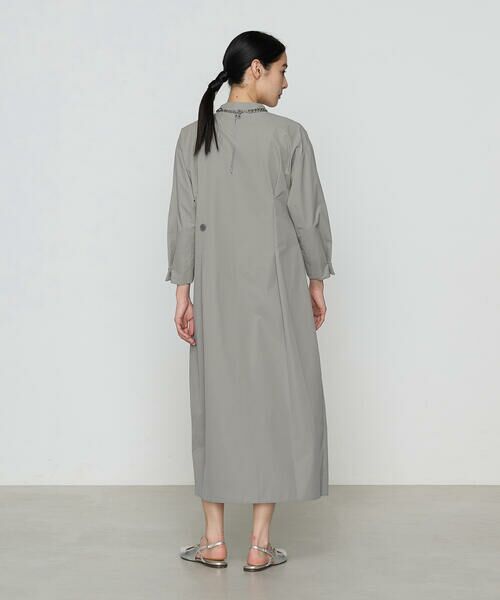 COMME CA PLATINUM / コムサ・プラチナ ロング・マキシ丈ワンピース | ストレッチタフタ シャツドレス | 詳細4