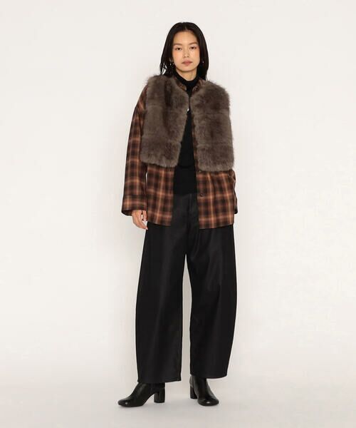 COMME CA PLATINUM / コムサ・プラチナ ベスト | フェイクファー ショートジレ | 詳細1