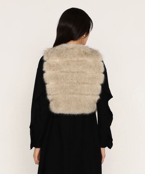 COMME CA PLATINUM / コムサ・プラチナ ベスト | フェイクファー ショートジレ | 詳細14