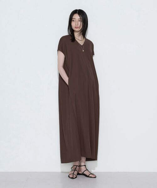 COMME CA PLATINUM / コムサ・プラチナ ロング・マキシ丈ワンピース | 〔 +サイズ 〕 ナチュラルスムースライト Vネックワンピース | 詳細14