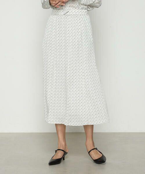 COMME CA PLATINUM S-SIZE / コムサ・プラチナ エスサイズ ロング・マキシ丈スカート | 〔 Sサイズ 〕 サテンワッシャーダイヤ小紋柄 スカート | 詳細2