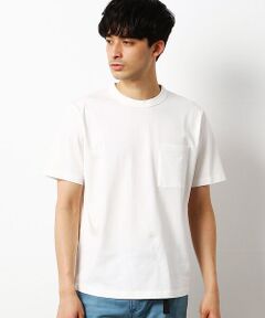 コムサコミューンのロングセラーアイテムである<br>「スヴィンゴールドTシャツ」に新作が登場しました！<br><br>《デザイン》<br>上質素材の良さを活かした、ミニマルなポケットTシャツ。<br>合わせるアイテムを選ばず、シンプルなデザインと素材感を生かしたデザインです。<br>ラウンドした裾と、左脇に挟んだストライプテープがポイント。<br><br>《素材》<br>インドのスジャータ綿と、カリブ海で生産される希少な海島綿を交配して生まれた、最高級のスヴィン綿を使用しています。<br>中でも「スヴィンゴールド」は特に希少価値が高く、最高級の綿として知られています。<br>世界で最も細い超長綿ですが、強度も兼ね備えた素材。<br>ナチュラルで豊潤な油脂分による、シルクのようなぬめり感やなめらかさ、光沢感、しなやかな肌触りが特徴です。<br>さらにシリコン加工を施しています。<br>この加工により、綿100％ですがさらりとしたタッチになり、UVカット効果が加わります。<br><br>※スヴィンの名前の由来は・・・<br>スジャータ(SUJATA種)、とシーアイランドコットン(VINCENT種)を交配させているので、頭文字をとって、「スヴィン(SUVIN)」の名がついています。