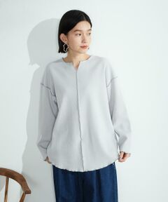 ◆ONIGIRI(おにぎり)の【一部店舗限定】　ワッフルＴシャツ◆<br><br>《素材》<br>軽く、やわらかな風合いのコットン・ポリエステルのワッフル素材。<br>ざっくりと目の粗いワッフル生地で、スタイリングをカジュアルな印象に。<br>綿混素材なので吸湿・速乾性に優れ、デイリーに着られます。<br><br>《デザイン》<br>程よくゆとりのある、ラウンドカットのワッフルTシャツ。<br>開き過ぎないスキッパーデザインで、胸元をスッキリと演出。<br>また、首回りや袖口、裾口に入れた、配色のメロウロック始末がポイントです。<br>1枚でも、インナーでも幅広く活躍するアイテムです。<br><br>……………………<br>透け感：なし<br>厚さ：普通<br>伸縮性：あり<br>光沢感：なし<br>裏地：なし<br>ポケット：なし<br>洗濯方法：洗濯機洗い可<br>……………………