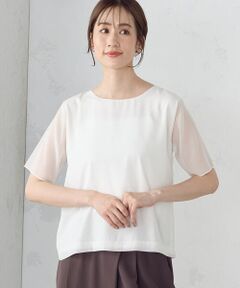 《デザイン》<br>オン/オフで活躍する、ブライトシフォンを使用したシンプルなTシャツ型のトップス。<br>身頃部分は内側に天竺を使用し、上にシフォンを重ねているので<br>透けを気にせず1枚で着用が可能です。<br>袖はシフォン1枚で程よいシア—感が特徴の軽やかな印象に。<br>Tシャツ感覚で着用できて、ビジネスシーンでも活躍する<br>きちんと感のあるトップスです。ジャケットインにも最適。<br><br>《素材》<br>光の加減できらめく透明ラメがの微光沢感と<br>程よい透け感があるブライトシフォンと軽くてさらりとした<br>ポリエステルコットン天竺を使用したレイヤード風の二重仕立てです。<br><br>……………………<br>透け感：なし<br>厚さ：普通<br>伸縮性：あり<br>光沢感：なし<br>裏地：なし<br>ポケット：なし<br>洗濯方法：洗濯機（弱）<br>……………………