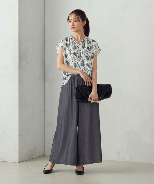 COMME CA ISM / コムサイズム シャツ・ブラウス | ポリエステルデシンフラワープリント キャップスリーブブラウス | 詳細1