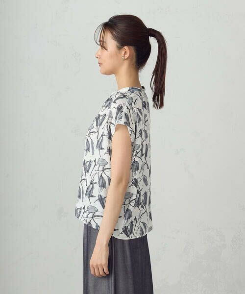 COMME CA ISM / コムサイズム シャツ・ブラウス | ポリエステルデシンフラワープリント キャップスリーブブラウス | 詳細7