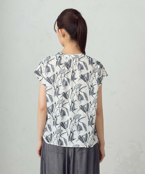 COMME CA ISM / コムサイズム シャツ・ブラウス | ポリエステルデシンフラワープリント キャップスリーブブラウス | 詳細8