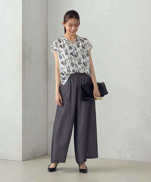 COMME CA ISM / コムサイズム シャツ・ブラウス | ポリエステルデシンフラワープリント キャップスリーブブラウス | 詳細3