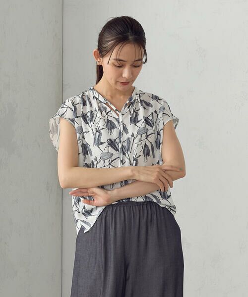 COMME CA ISM / コムサイズム シャツ・ブラウス | ポリエステルデシンフラワープリント キャップスリーブブラウス | 詳細5