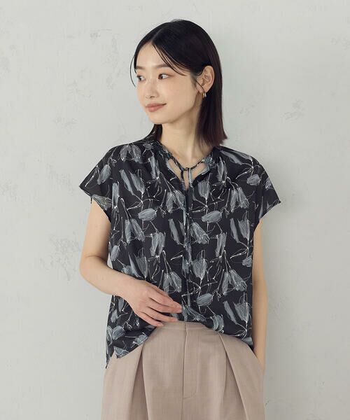 COMME CA ISM / コムサイズム シャツ・ブラウス | ポリエステルデシンフラワープリント キャップスリーブブラウス | 詳細17