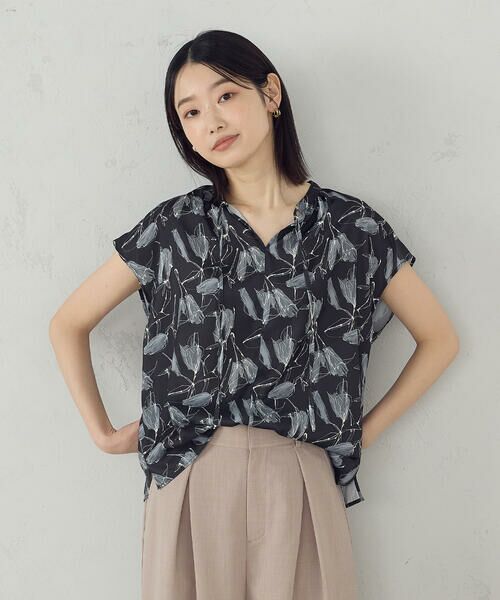 COMME CA ISM / コムサイズム シャツ・ブラウス | ポリエステルデシンフラワープリント キャップスリーブブラウス | 詳細15