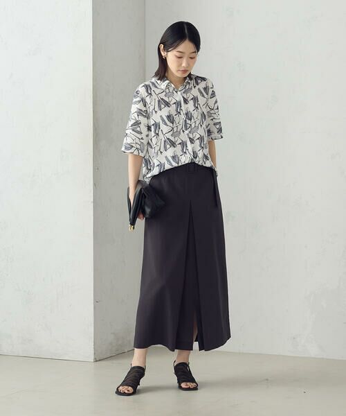 COMME CA ISM / コムサイズム シャツ・ブラウス | ポリエステルデシン フラワープリント クロップドシャツ | 詳細2