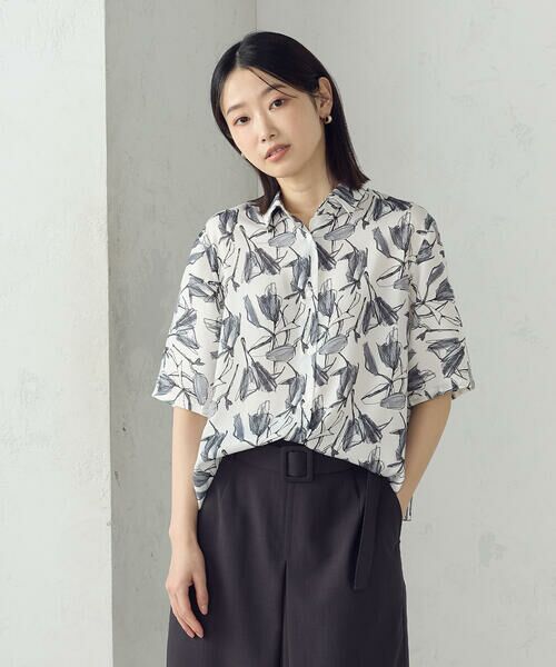 COMME CA ISM / コムサイズム シャツ・ブラウス | ポリエステルデシン フラワープリント クロップドシャツ | 詳細3