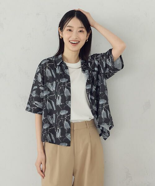 COMME CA ISM / コムサイズム シャツ・ブラウス | ポリエステルデシン フラワープリント クロップドシャツ | 詳細13
