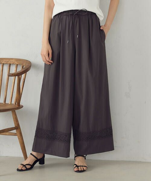 COMME CA ISM / コムサイズム その他パンツ | レーヨンナイロンヴィンテージ レース使いイージーパンツ(チャコール)