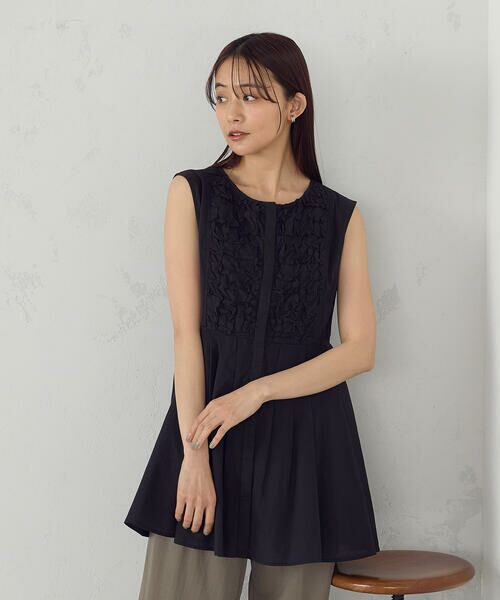 COMME CA ISM / コムサイズム シャツ・ブラウス | インドコットン スモッキング ノースリーブブラウス(ブラック)