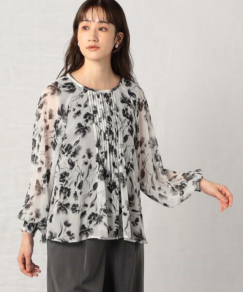 COMME CA ISM / コムサイズム シャツ・ブラウス | 水彩画の様な滲みが美しく品のあるフラワープリントブラウス/セットアップ対応（オフホワイト）