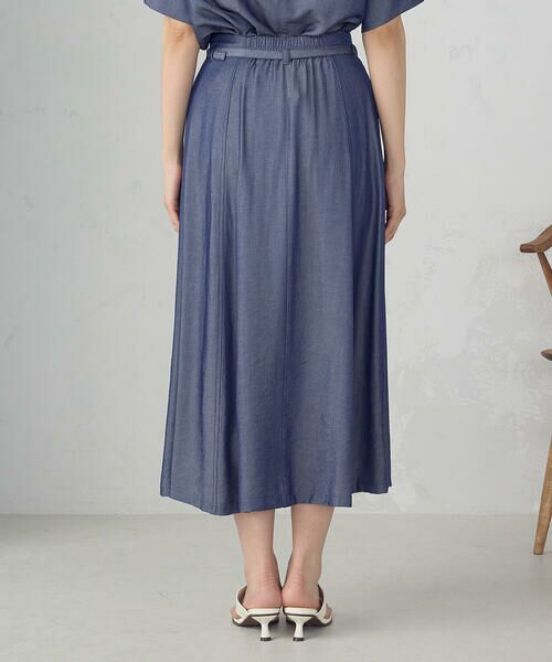 COMME CA ISM / コムサイズム ロング・マキシ丈スカート | 【セットアップ対応】デニムライクシャンブレー ナローベルト フレアスカート | 詳細9
