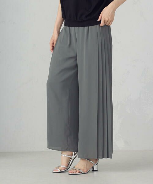 COMME CA ISM / コムサイズム その他パンツ | サイドプリーツデザイン パンツ(カーキ)