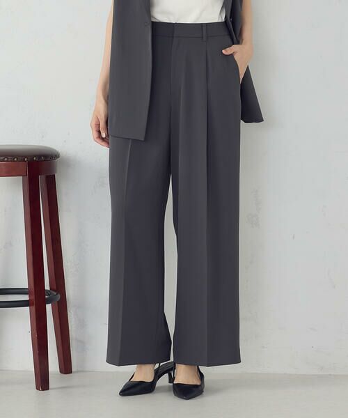 COMME CA ISM / コムサイズム その他パンツ | 【UVカット・接触冷感・吸水速乾】センタープレス入りタックワイドパンツ / セットアップ対応(チャコール)