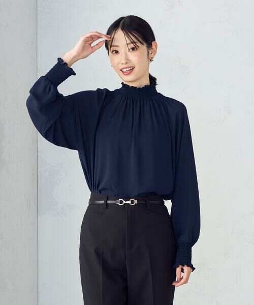 COMME CA ISM / コムサイズム シャツ・ブラウス | シャーリングブラウス(ネイビー)