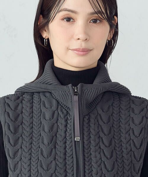 COMME CA ISM / コムサイズム ベスト | ケーブルニット×タフタジレ | 詳細27
