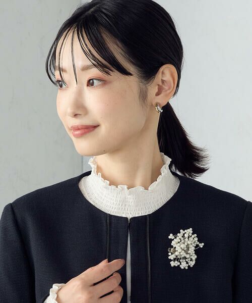 COMME CA ISM / コムサイズム ブローチ・コサージュ | プラスチックパール　フラワーブローチ | 詳細1